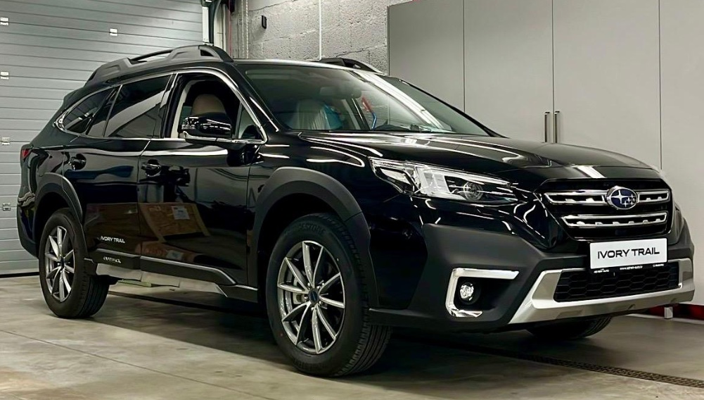 SUBARU OUTBACK IVORY Trail